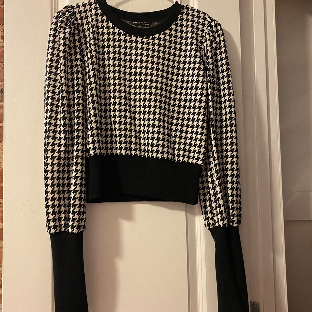 NEVER WORN - cropped SHEIN blouse. Size L